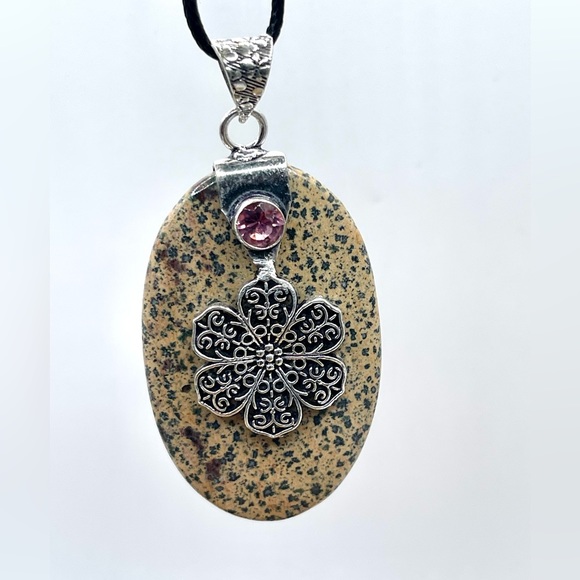 Large Dalmatian Stone Crystal Pendant 2 1/2” - Picture 9 of 11